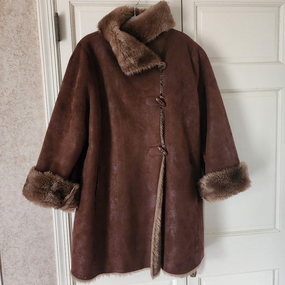 Jones New York Brown Teddy Jacket with Faux Fur Trim.New No Tag. - Picture 3 of 9